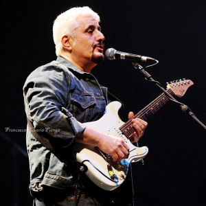 Pino Daniele in “Napule è – Tutta n’ata storia” live@Palapartenope 28/12/2013 [Foto di Francesco Saverio Fienga]