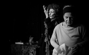 Lo-spettacolo-di-Manlio-Santanelli-Due-Signore-in-scena-a-Napoli-400x250