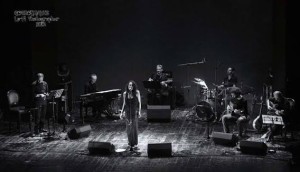 Sara Tramma dal vivo con la sua band