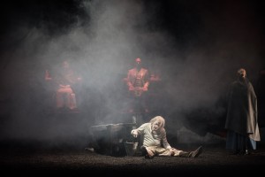 Enzo Turin nella scena dell'incendio
