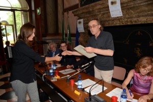 Premio ediz 2014_Andrea vitali premia Camilla Baresani