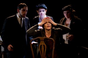 Virtù  delloscurità_Una-scena-dello-spettacolo_Foto-Ilaria-Costanzo