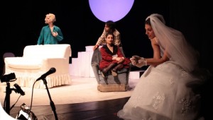 Una scena dello spettacolo "Il Matrimonio" 