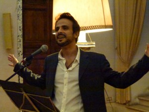 Maximilian Nisi in un momento dello spettacolo
