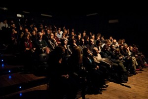 L'affollata platea applaude Fantastichini